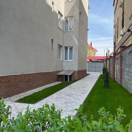 Nomad Inn Biskek Kültér fotó