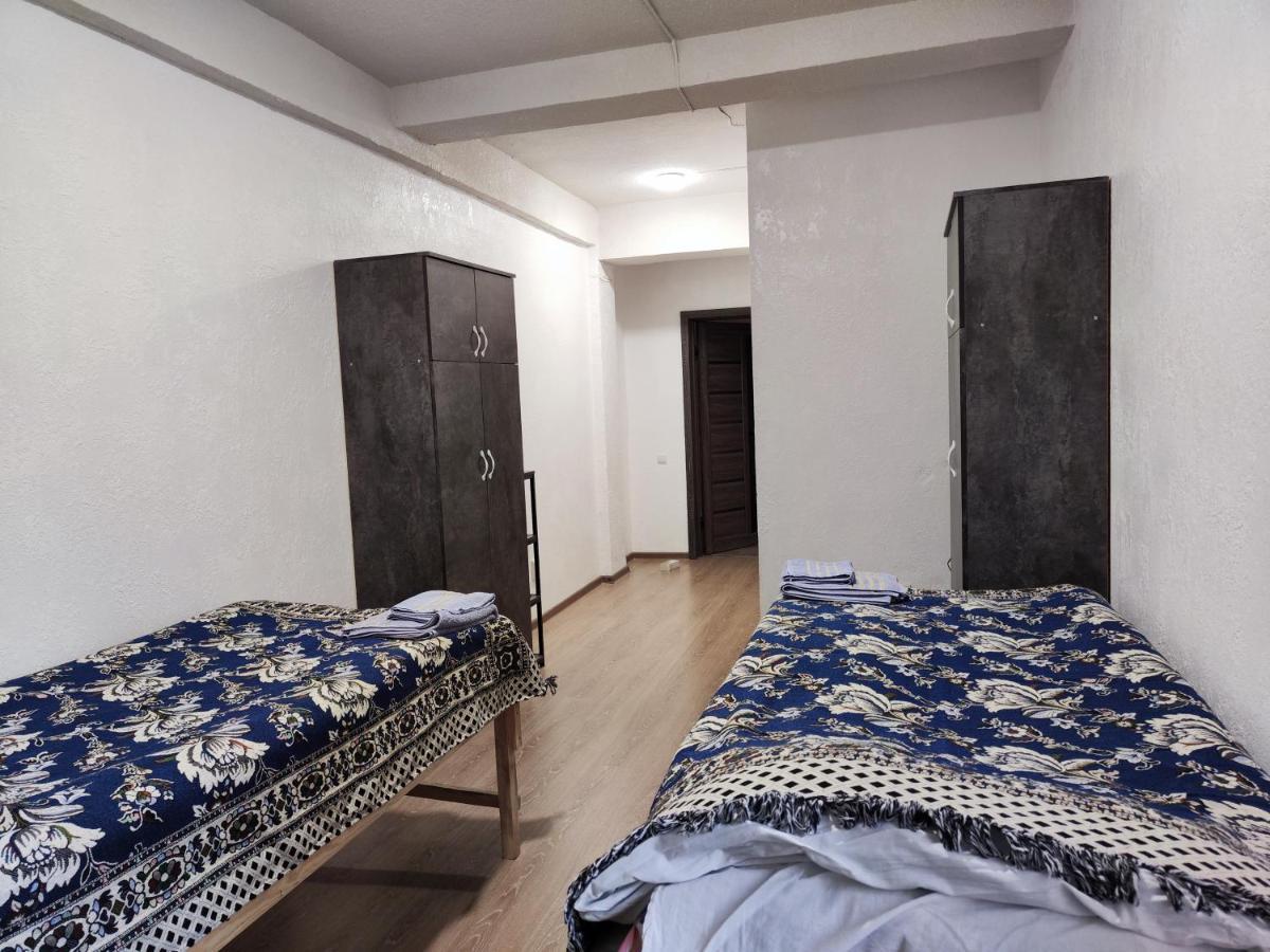 Nomad Inn Biskek Kültér fotó