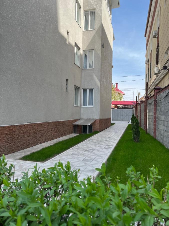 Nomad Inn Biskek Kültér fotó